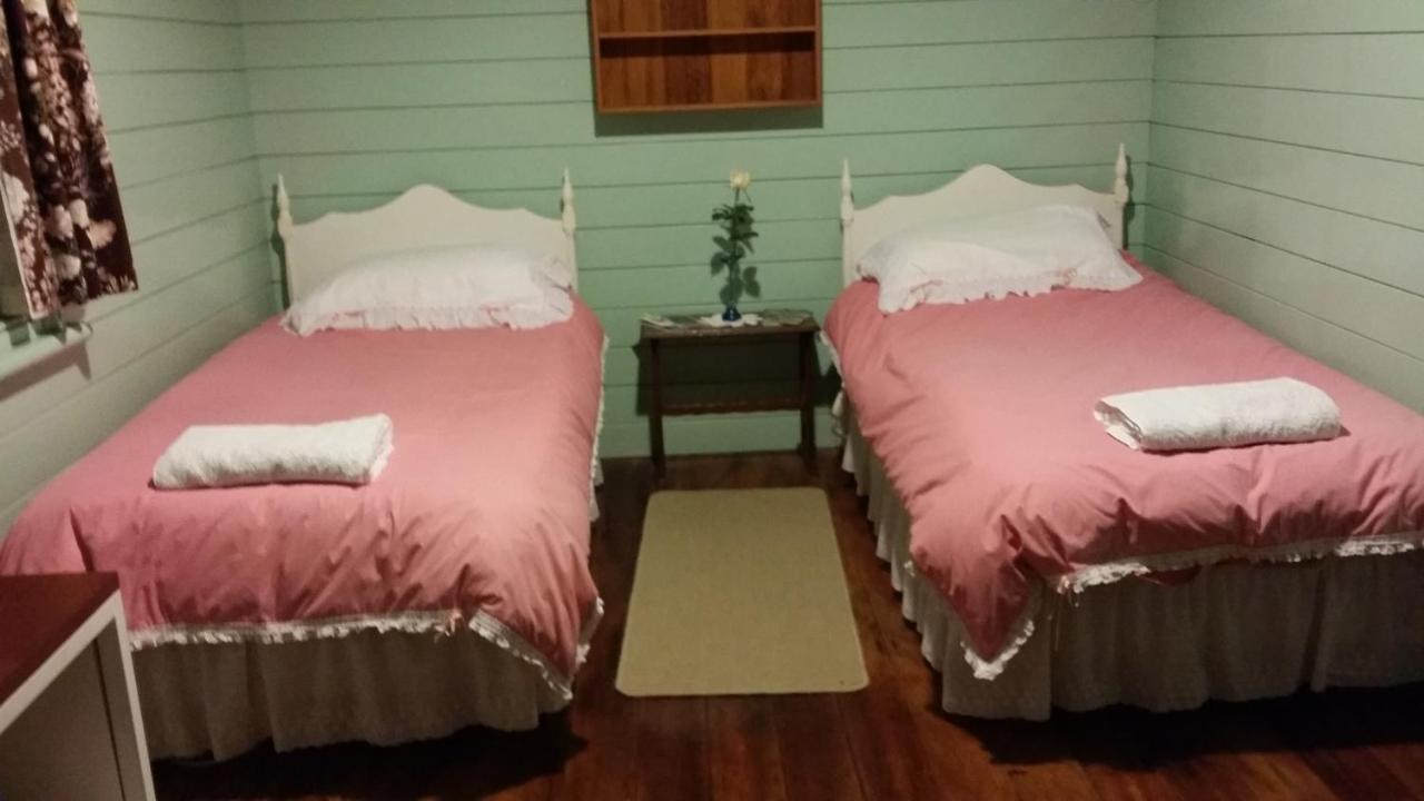 The Whare Rural Retreat Hotel Hastings Exterior foto